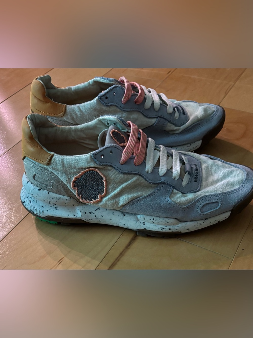 NEW in Box Satorsian sneakers size 40